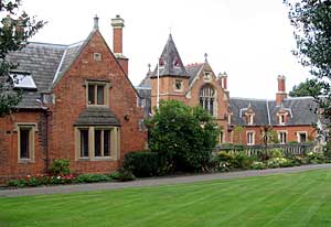 Holy Trinity Hospital, West Retford.