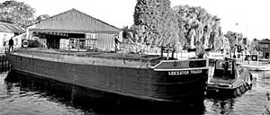 Leicester Trader barge